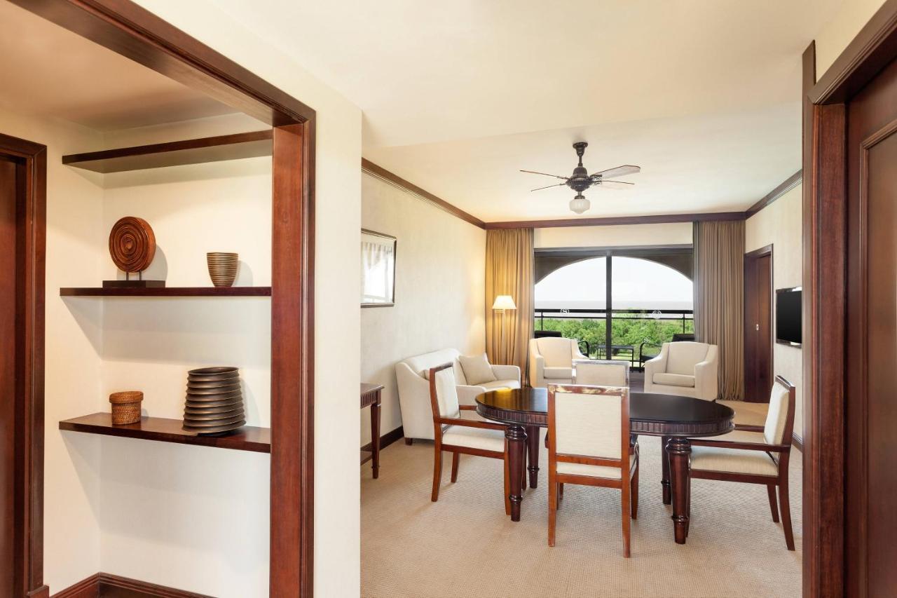 Sheraton Colonia Golf&Spa Resort Colonia del Sacramento Zewnętrze zdjęcie A suite at the Hilton Cancun Resort