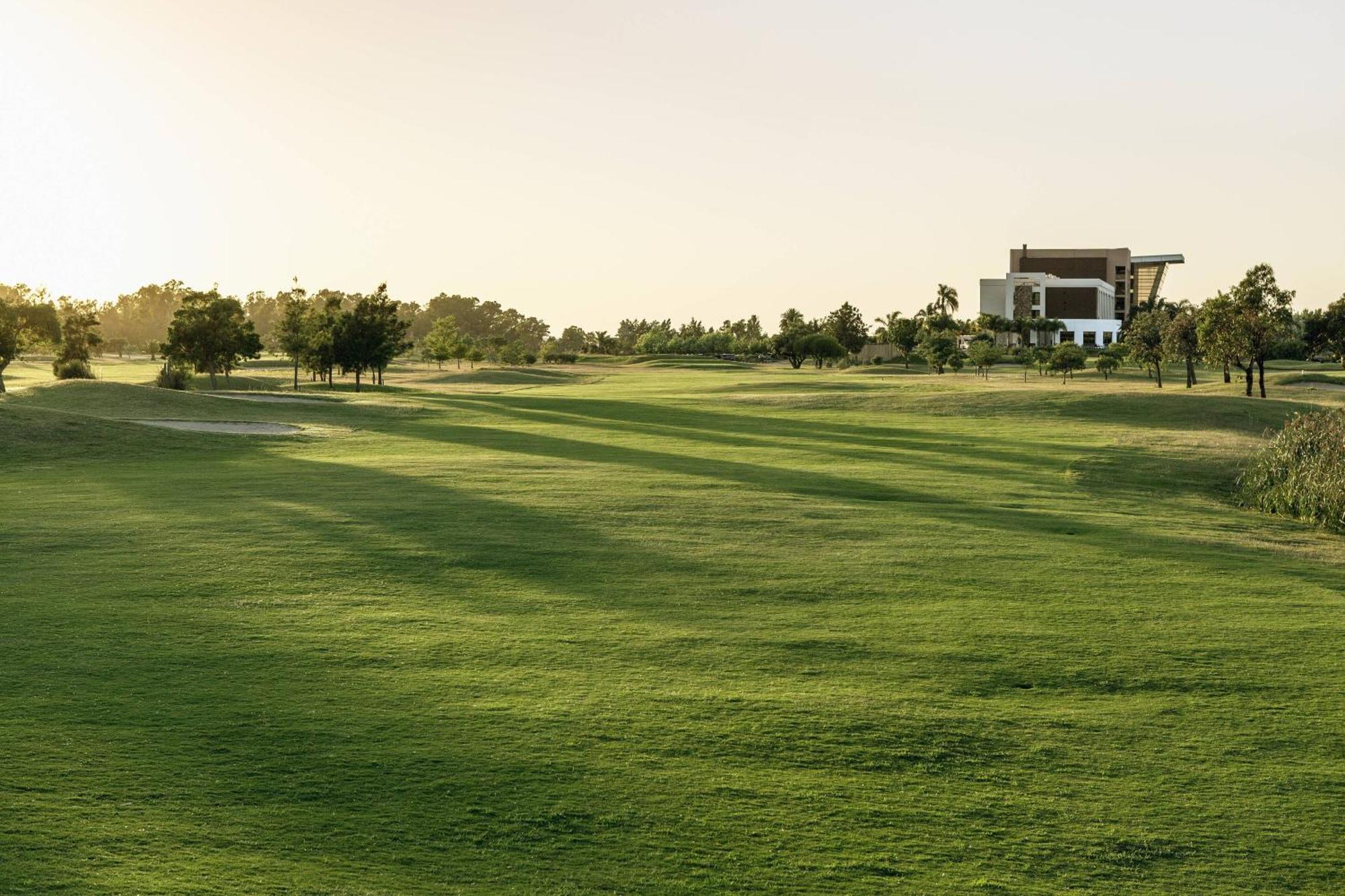 Sheraton Colonia Golf&Spa Resort Colonia del Sacramento Zewnętrze zdjęcie A view of the golf course at the University of Texas at San Antonio