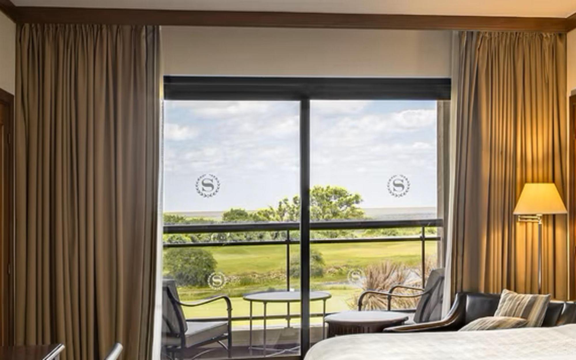 Sheraton Colonia Golf&Spa Resort Colonia del Sacramento Zewnętrze zdjęcie A sliding window