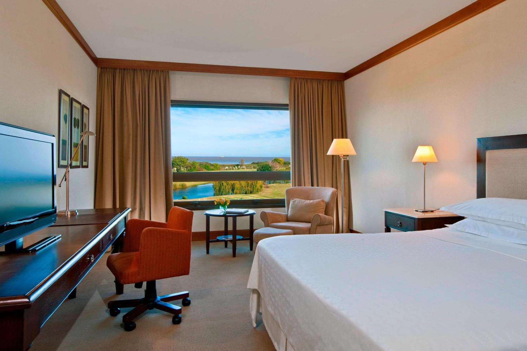 Sheraton Colonia Golf&Spa Resort Colonia del Sacramento Zewnętrze zdjęcie A room at the Sheraton Vistana Resort