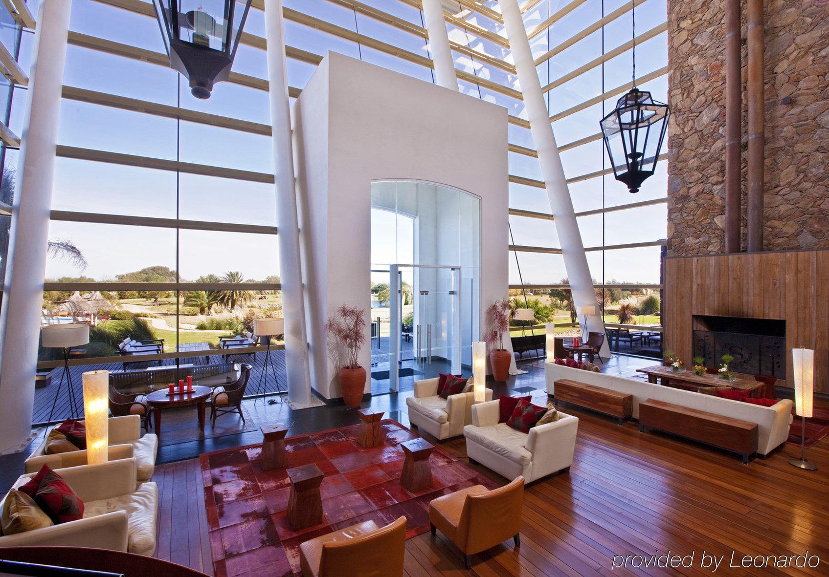 Sheraton Colonia Golf&Spa Resort Colonia del Sacramento Wnętrze zdjęcie Interior of the clubhouse